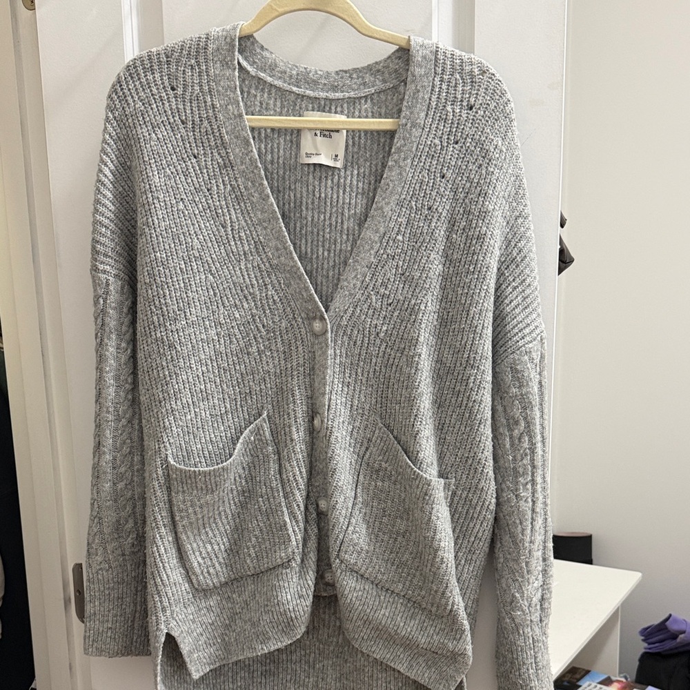 Abercrombie & Fitch Gray Knit Cardigan